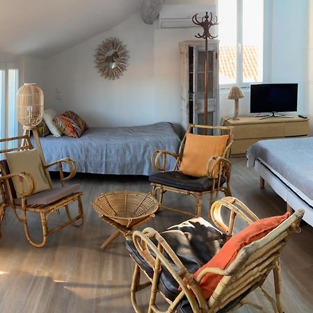 Les Nuits Etoilees, Studio Terrasse Apercu Mer, Tres Lumineux, Ac, 100M Du Port Sanary מראה חיצוני תמונה