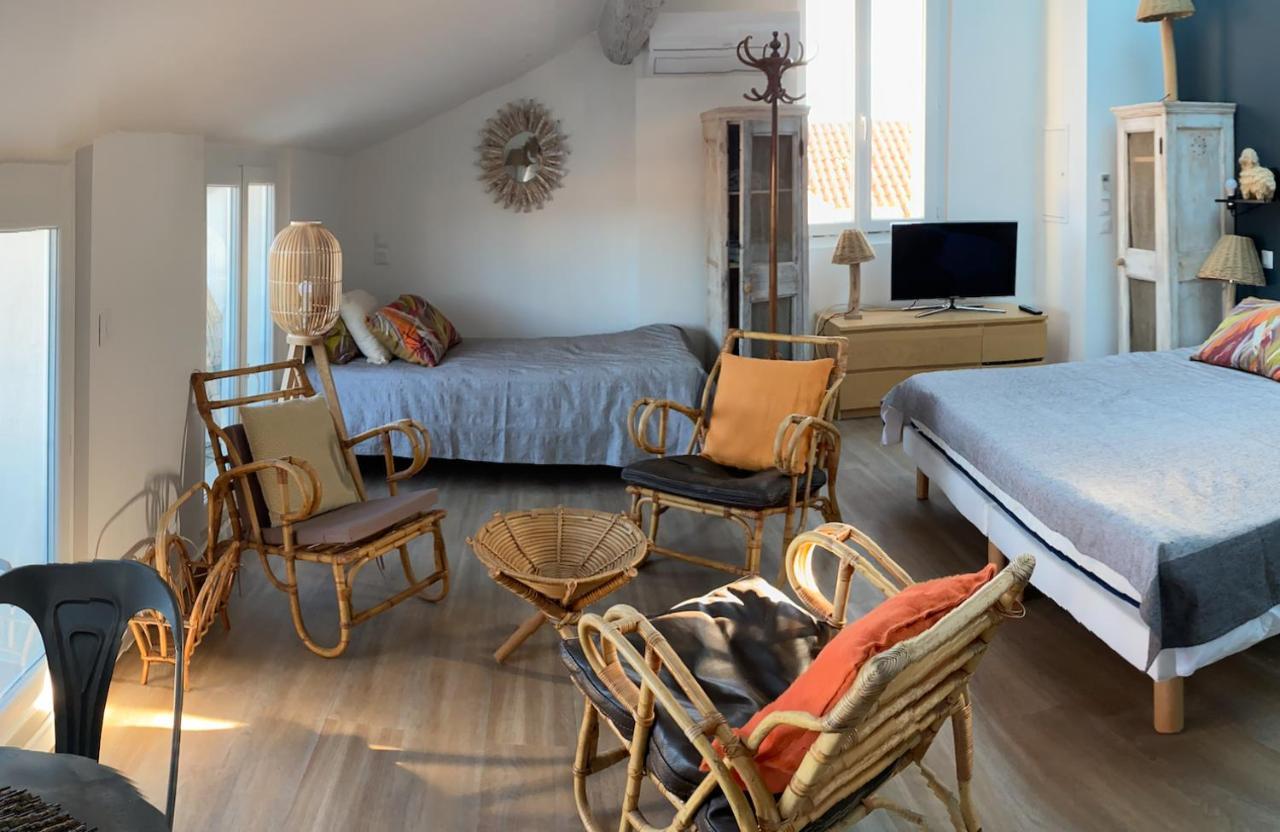 Les Nuits Etoilees, Studio Terrasse Apercu Mer, Tres Lumineux, Ac, 100M Du Port Sanary מראה חיצוני תמונה